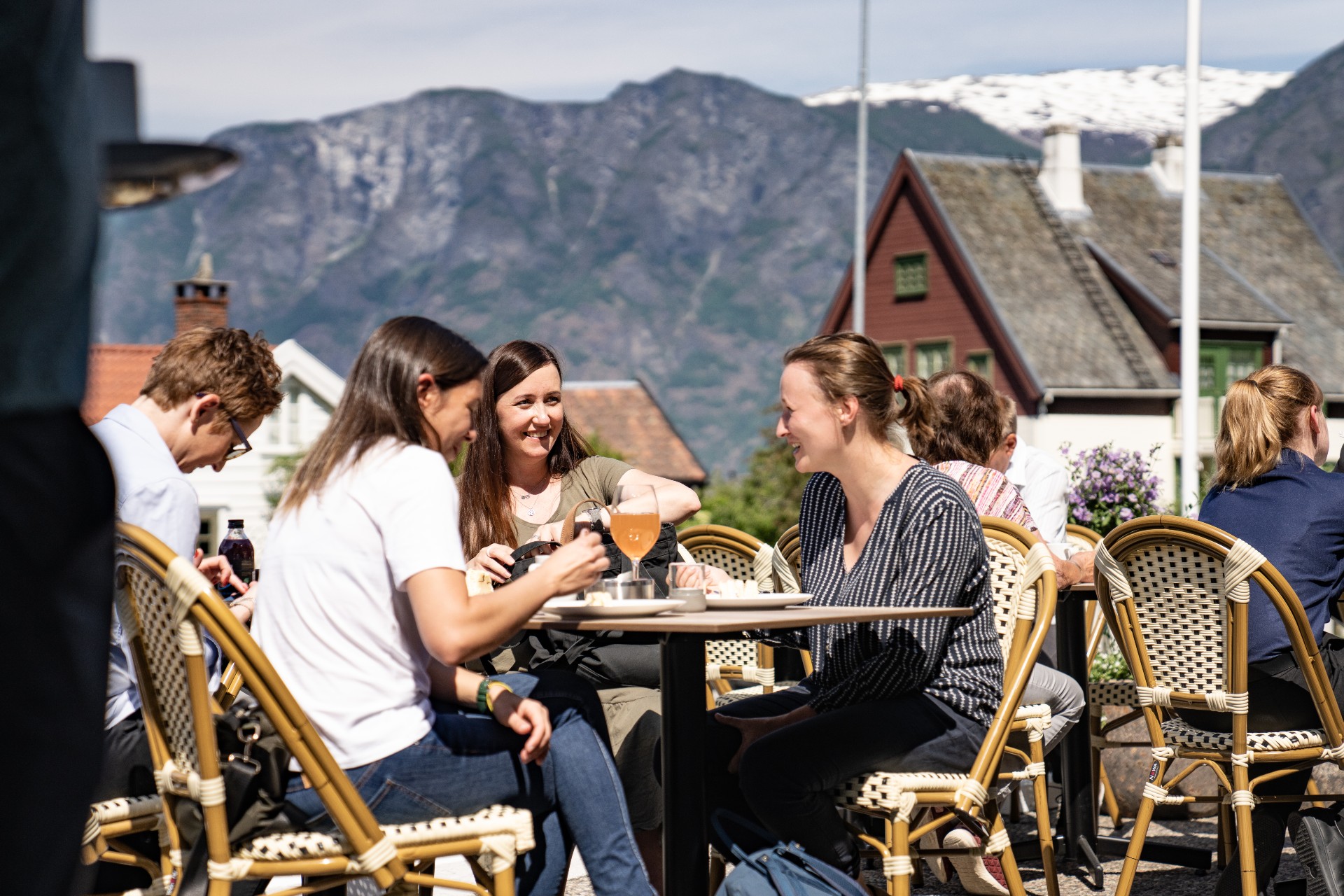 Hotell-Aurlandsfjord-fl17926 foto Sverre Hjørnevik